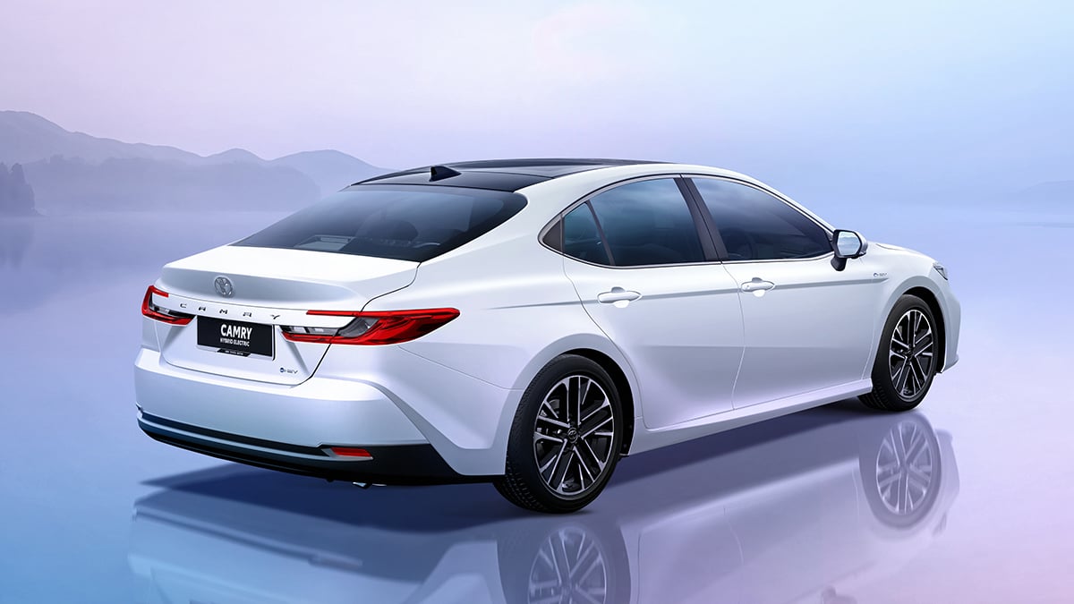 Camry Hybrid Electric: LED rear-light design