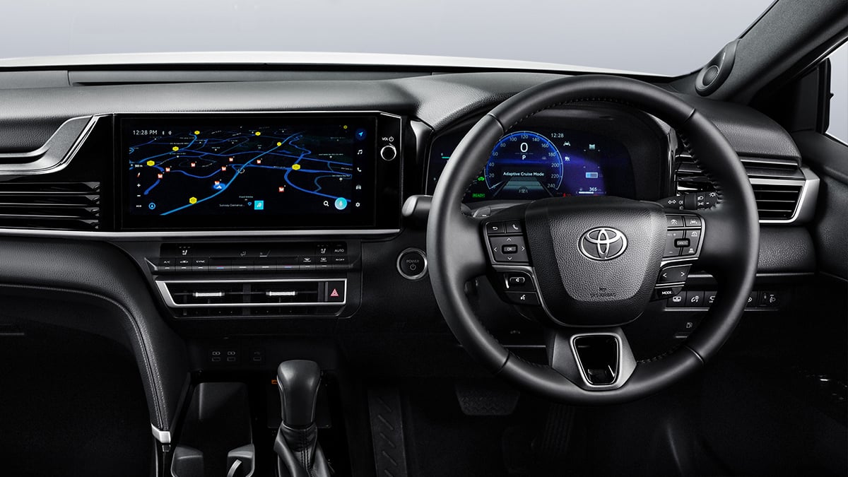 Camry Hybrid Electric: Integrated cabin air vents