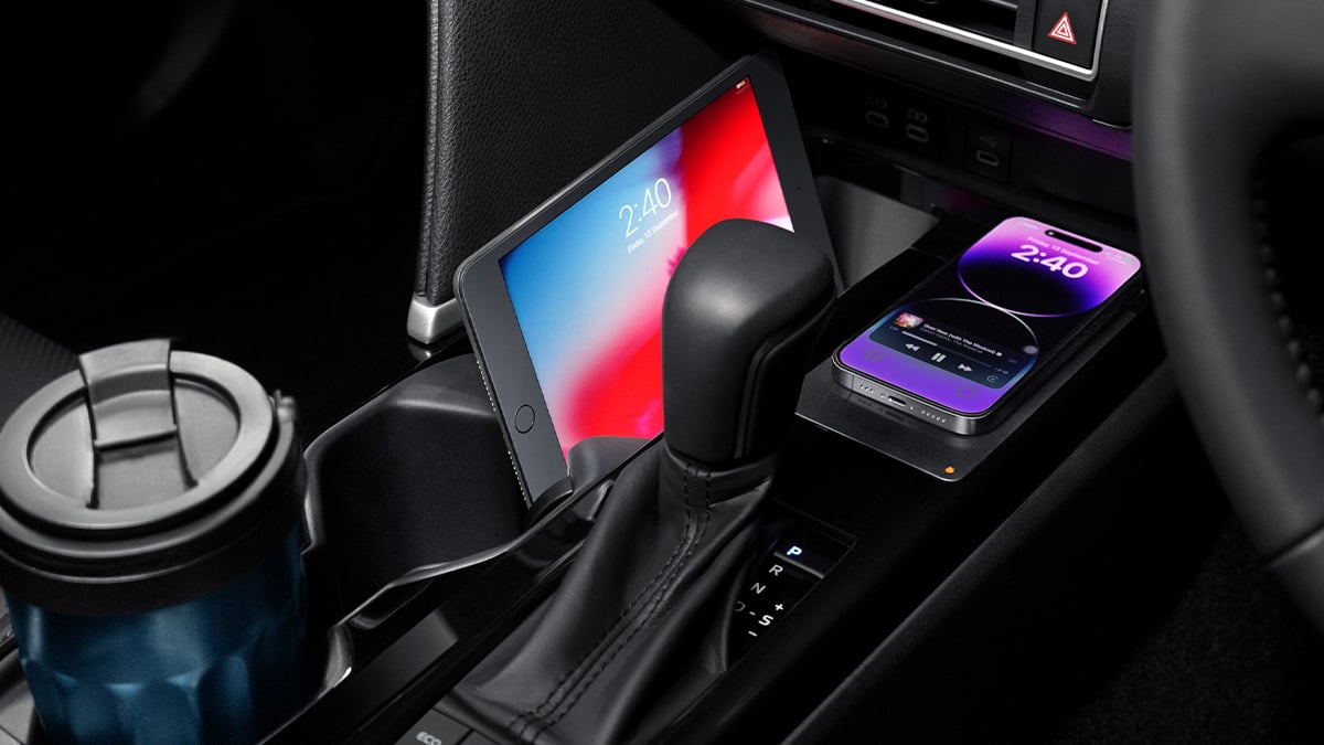 Camry Hybrid Electric: Cabin storage