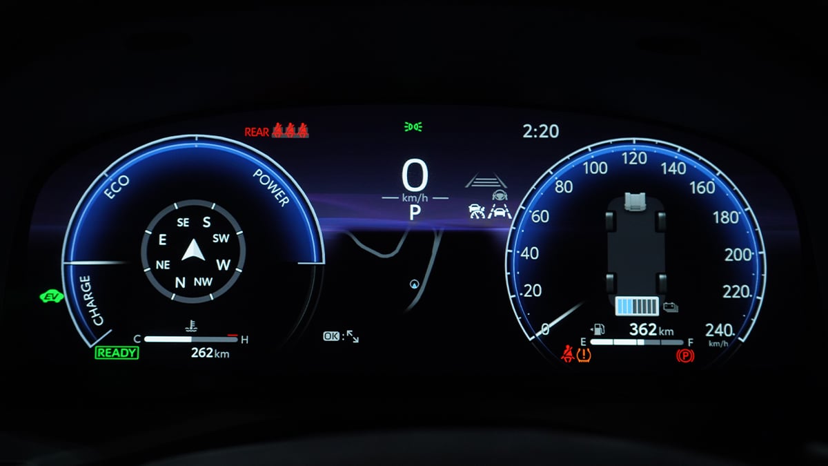 Camry Hybrid Electric: 12.3-inch digital instruments