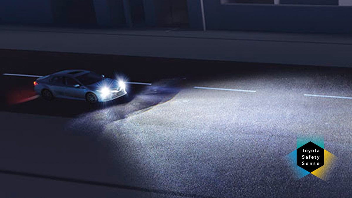 Camry Hybrid Electric: Automatic high-beam switching