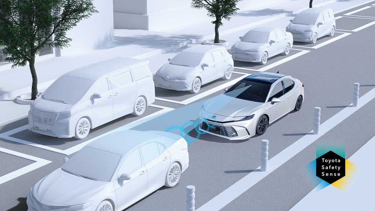 Camry Hybrid Electric: Radar-guided cruise control