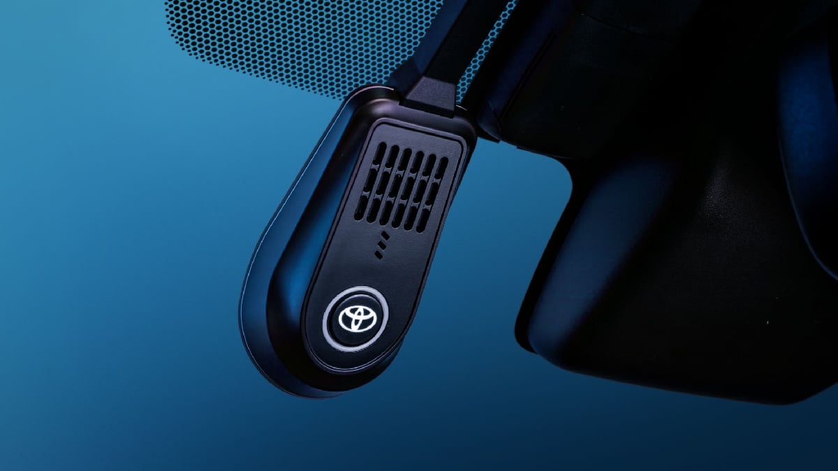 Front & Rear Digital Video Recorder (DVR) (With Smartphone Connectivity)