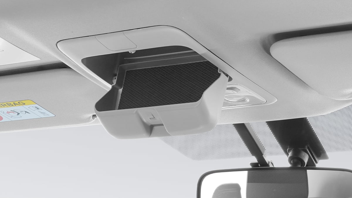 Hiace SLWB: Sunglasses storage