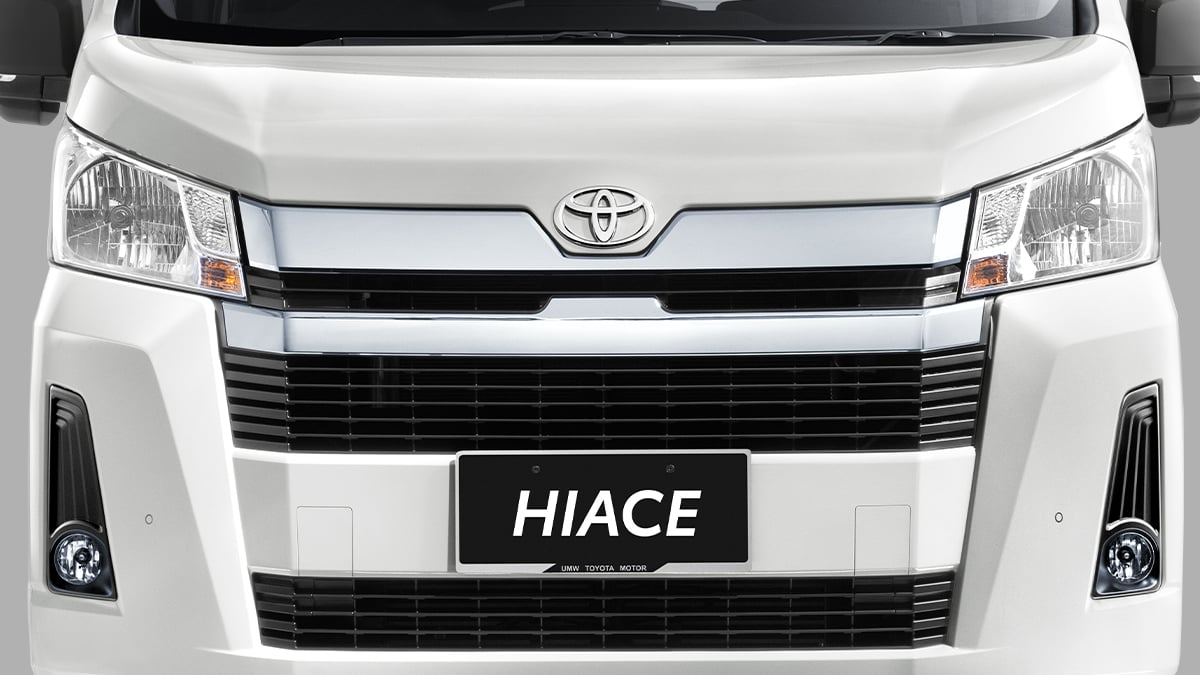 Hiace SLWB: Chrome front grille