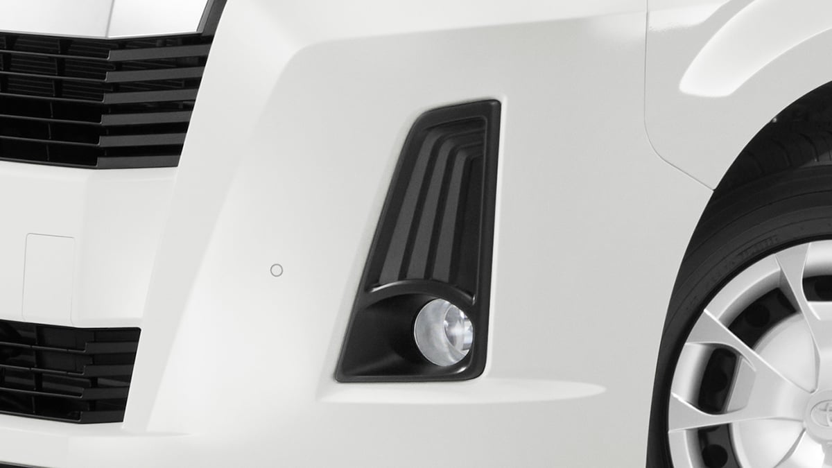 Hiace SLWB: Front and rear fog lights