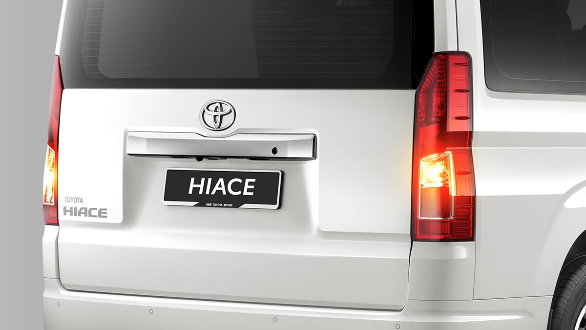 Hiace SLWB: Emergency braking warning lights