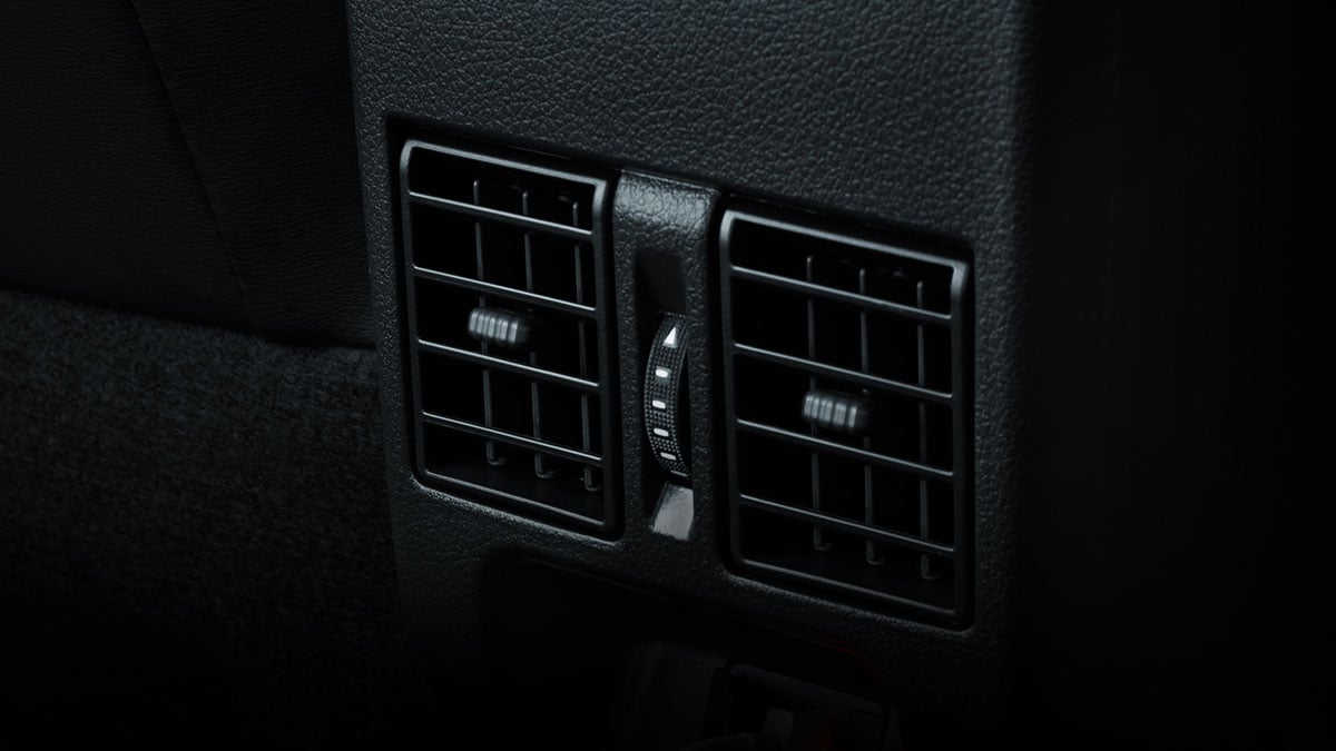 Rear air vents