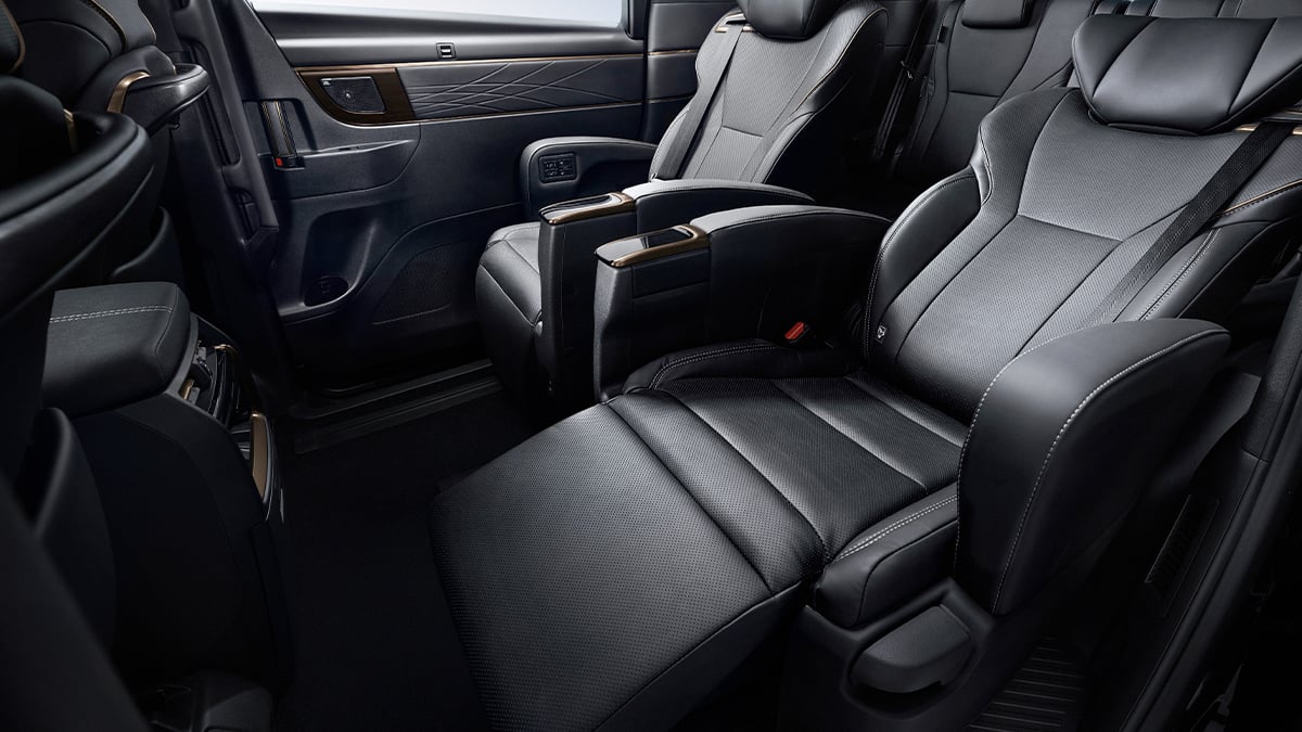 Toyota Vellfire Rear-seat comfort