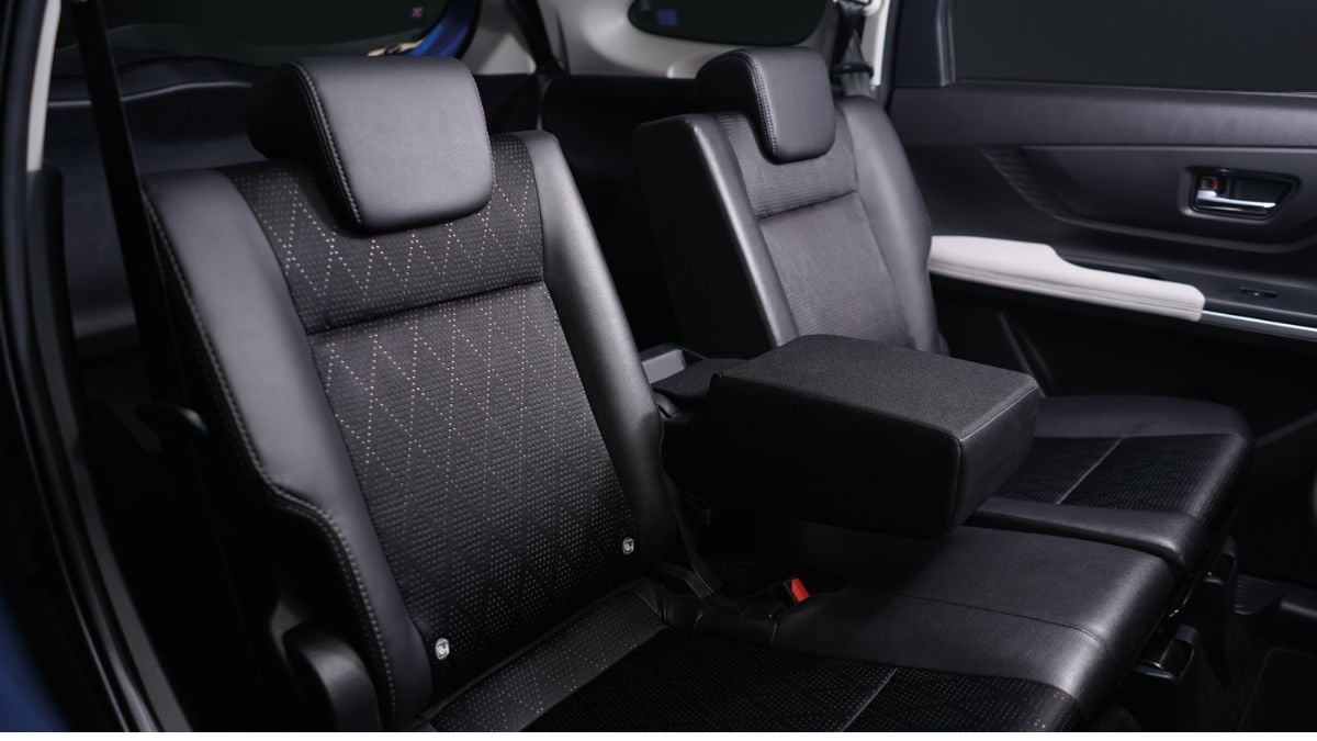 Premium Semi-leather Seats