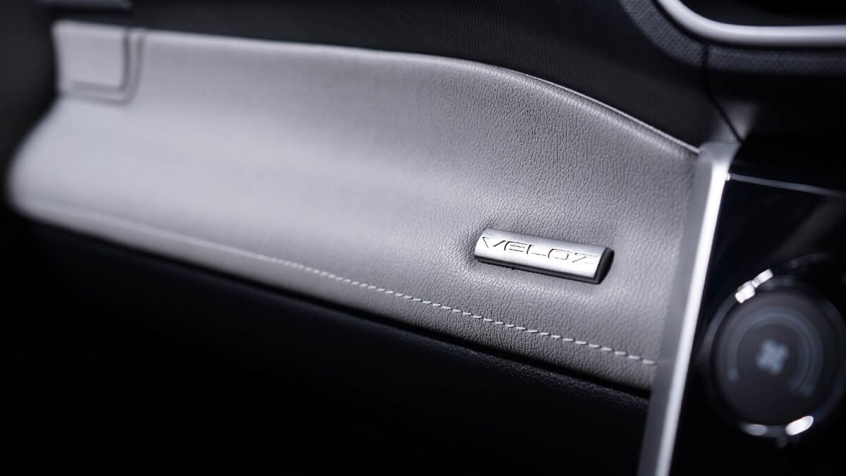 Two-toned Soft Pad Interior